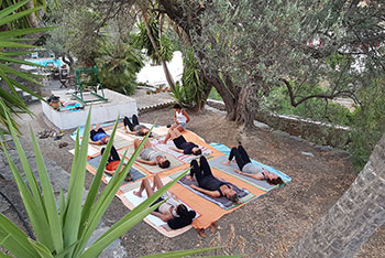 Cours de yoga à Andromeda